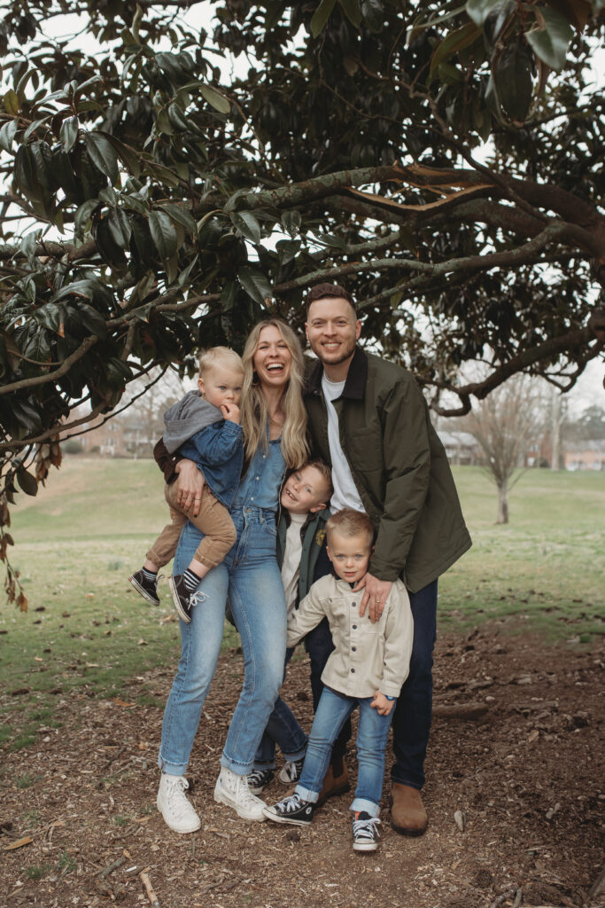 Post family photo in Forest hill Park in Richmond, VA
